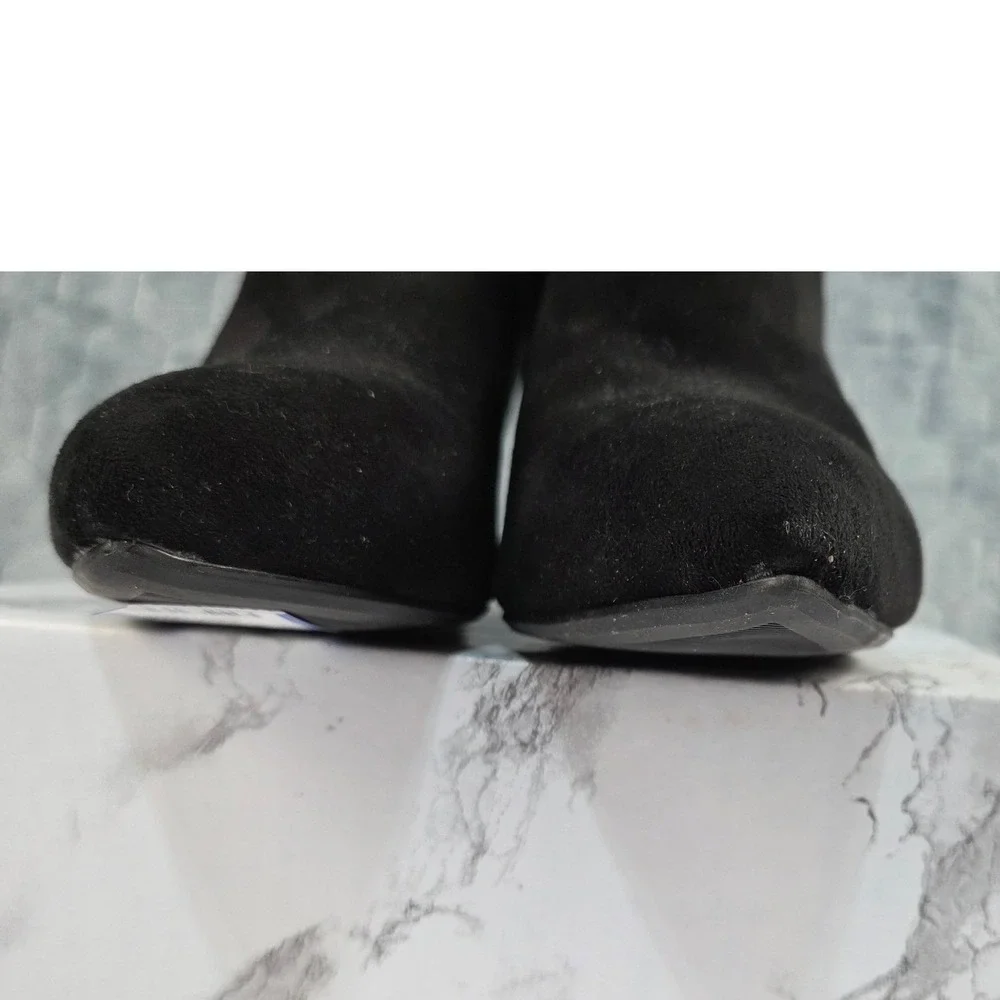 GC Black Faux Suede Pointed Toe Petal Shaft Ankle Boots Womens‎ 8.5 CYRUS